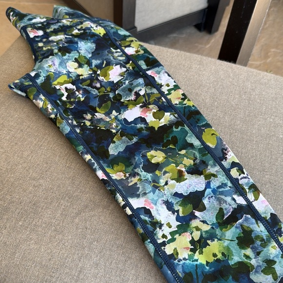 Sweaty Betty Floral Patterned Leggings - Picture 3 of 4